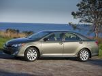 Toyota Camry XLE 2011 года